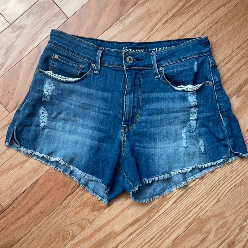 Signature by Levi Strauss hi rise shorts